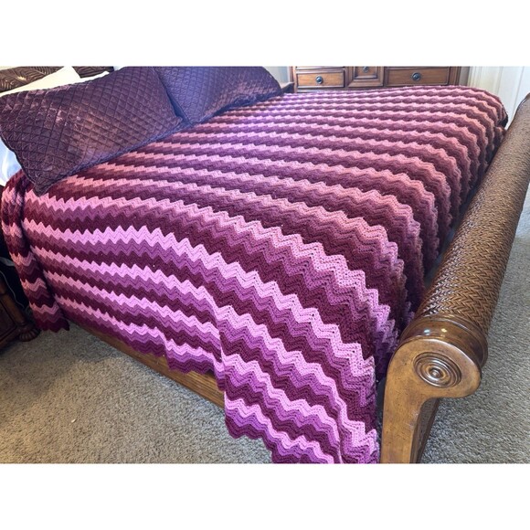 Zig Zag Crochet Blanket Handmade CA KING + Burgundy Pink Tri-Color 82W x 116L - Picture 3 of 10